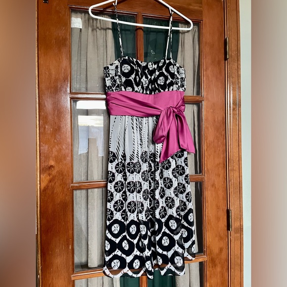 ⭐️HP⭐️Max and Cleo Black and White Dress with Beautiful Purple/Pink Bow - Picture 5 of 11